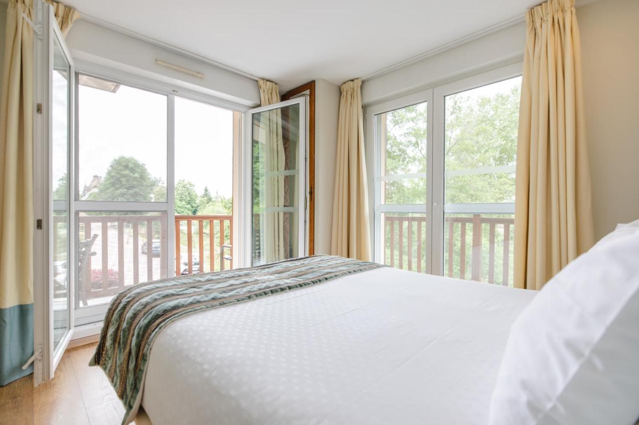 Karma Manoir Des Deux Amants Aparthotel Connelles Kültér fotó