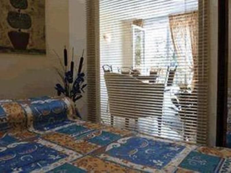 Karma Manoir Des Deux Amants Aparthotel Connelles Kültér fotó