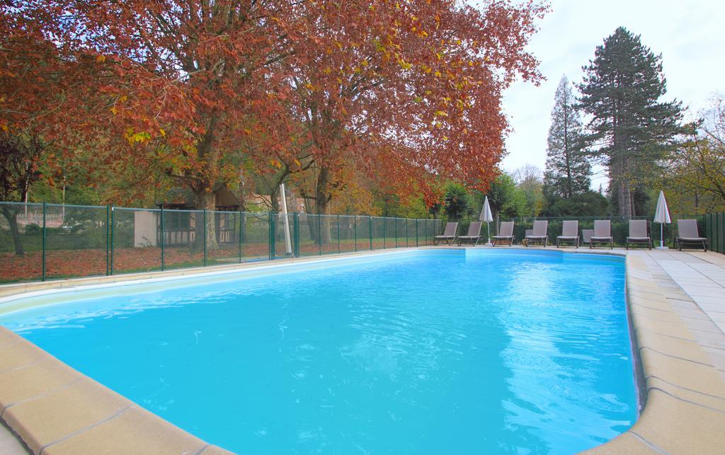Karma Manoir Des Deux Amants Aparthotel Connelles Kültér fotó