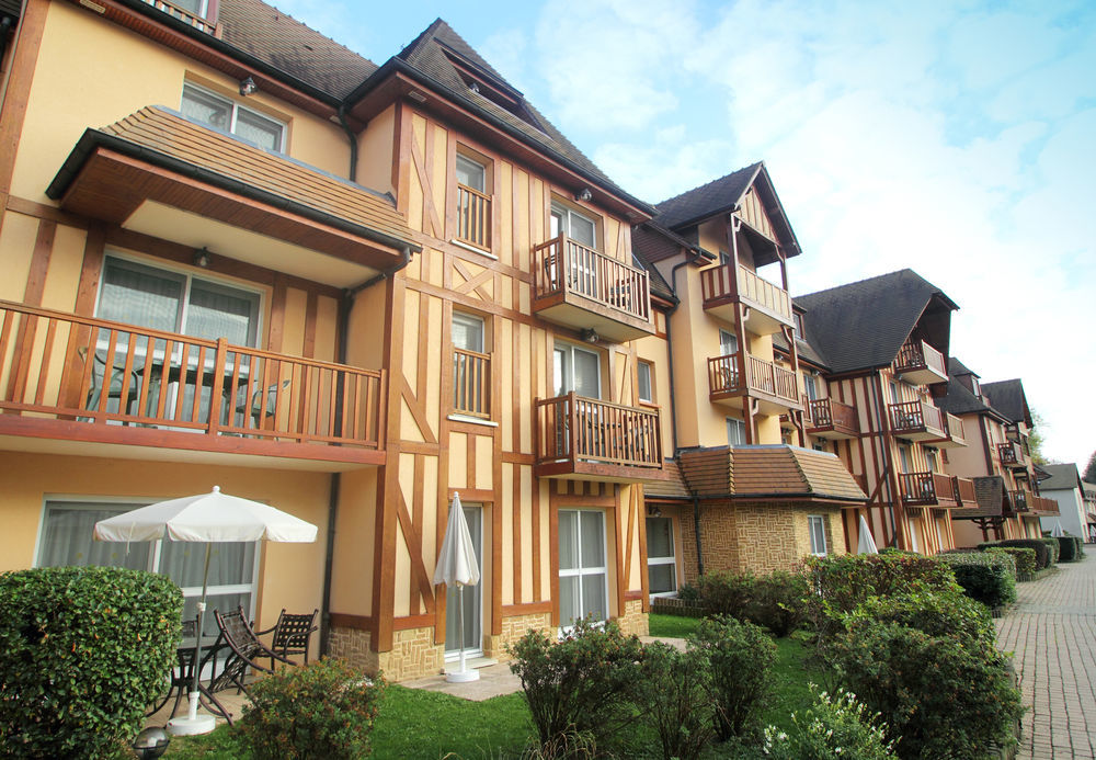 Karma Manoir Des Deux Amants Aparthotel Connelles Kültér fotó