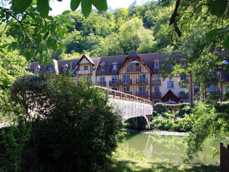 Karma Manoir Des Deux Amants Aparthotel Connelles Kültér fotó