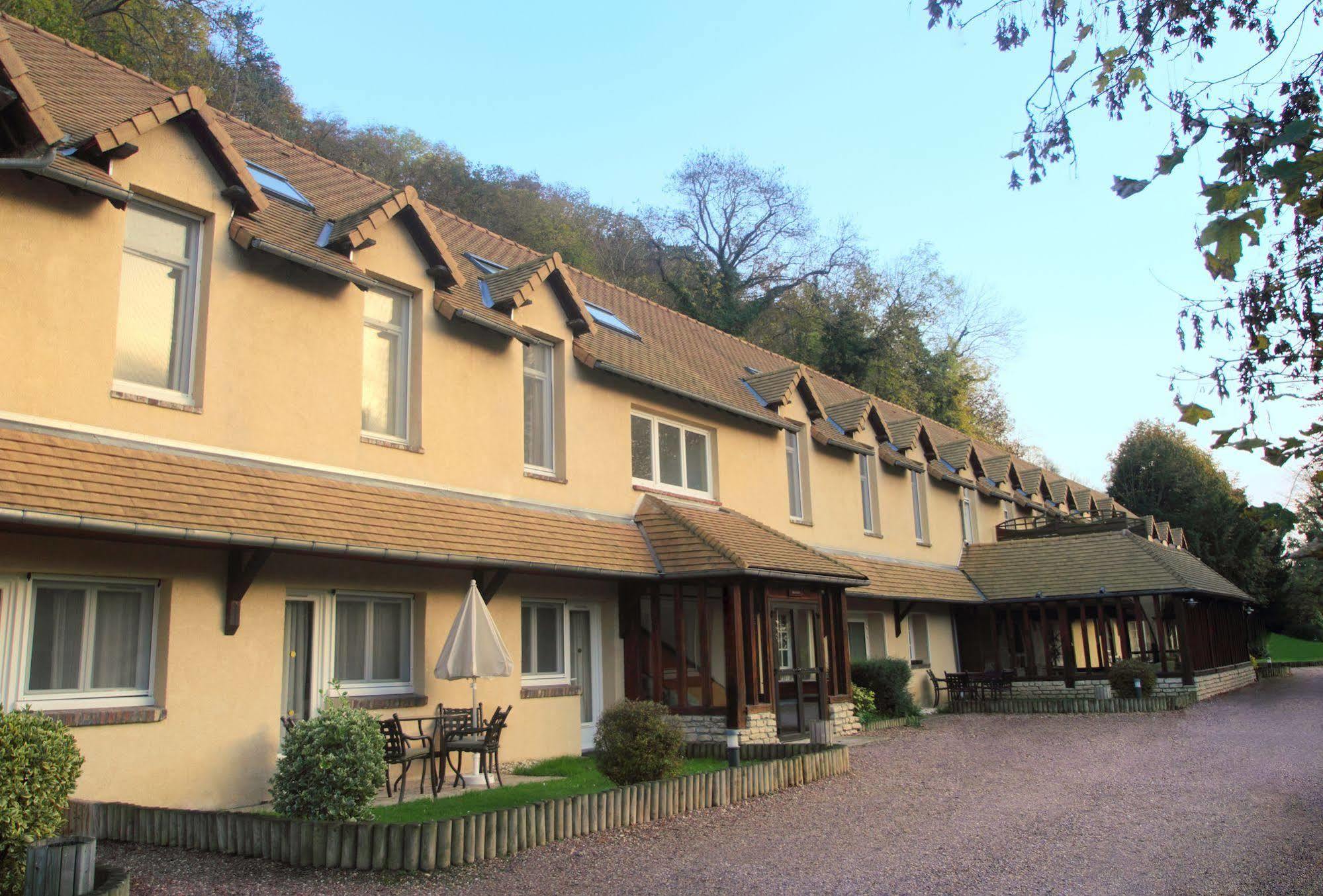 Karma Manoir Des Deux Amants Aparthotel Connelles Kültér fotó