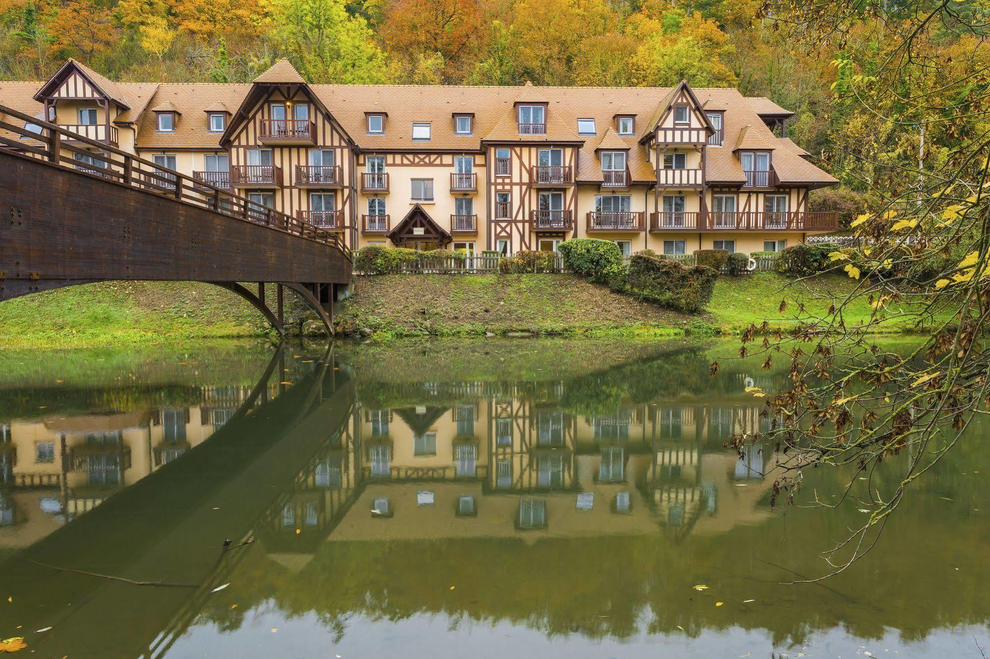 Karma Manoir Des Deux Amants Aparthotel Connelles Kültér fotó