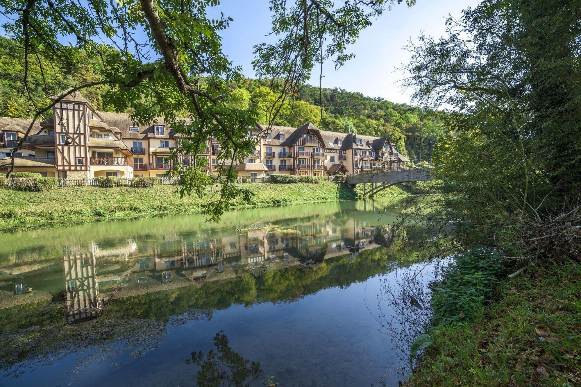 Karma Manoir Des Deux Amants Aparthotel Connelles Kültér fotó